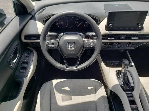 Used 2023 Honda HR-V LX image 11