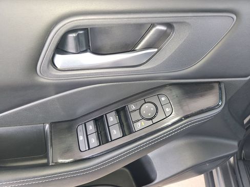 Used 2026 Nissan Rogue SV FWD image 29