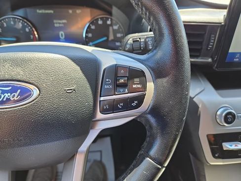 Used 2022 Ford Explorer XLT w/ Equipment Group 202A AWD/4WD image 22