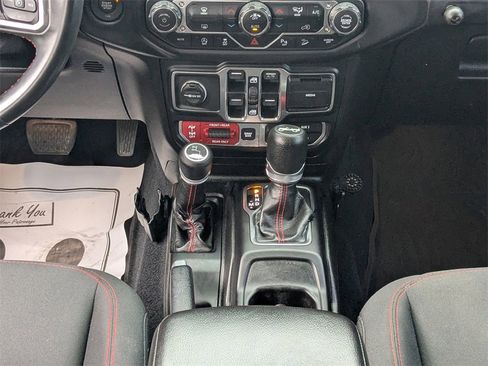 Used 2018 Jeep Wrangler Unlimited Rubicon image 16