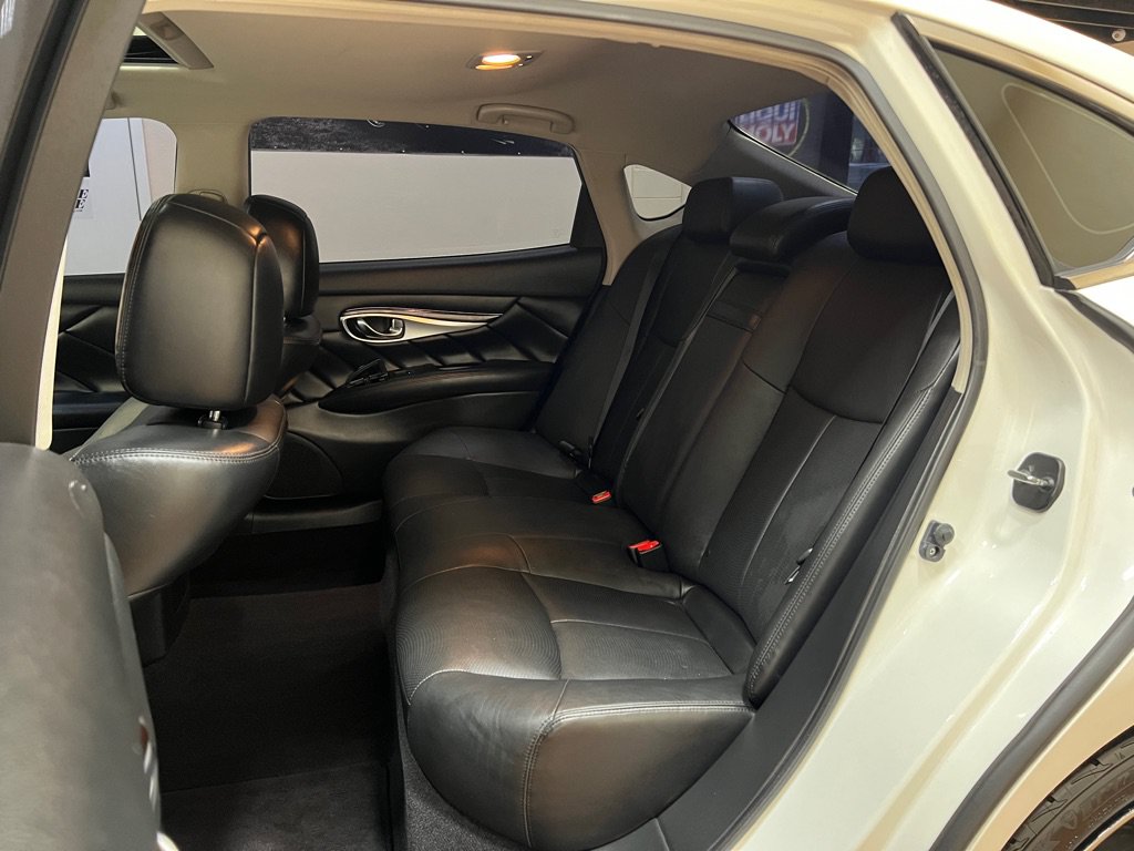 Used 2018 INFINITI Q70 L 3.7 RWD image 21