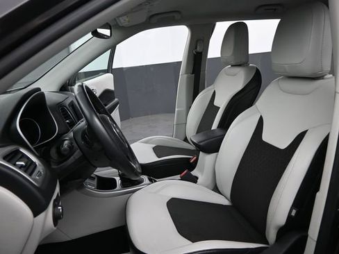 Used 2021 Jeep Compass Latitude w/ Convenience Group FWD image 11