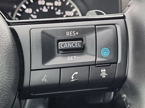 Used 2025 Nissan Pathfinder SL AWD/4WD image 15