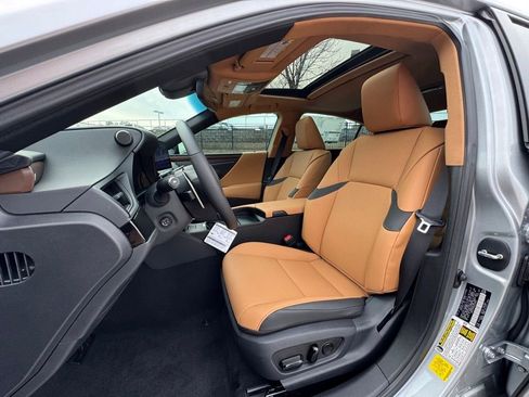 New 2025 Lexus ES 350 w/ Premium Package image 5