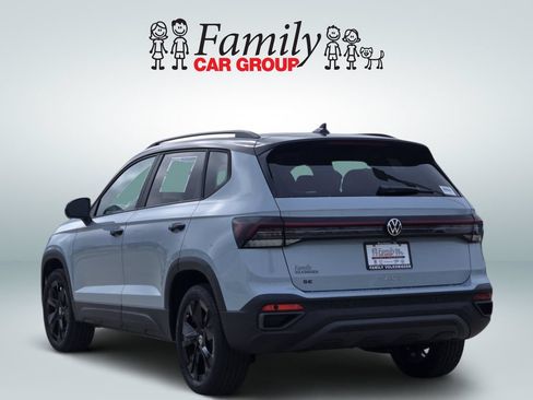 New 2026 Volkswagen Taos SE FWD image 3