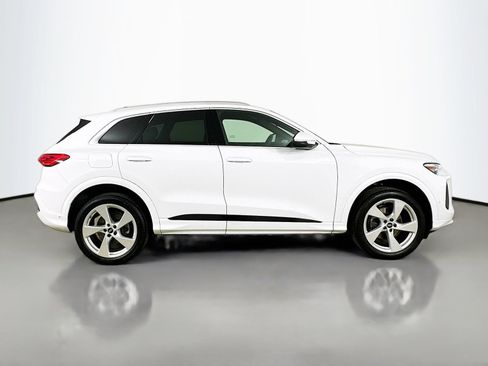 Used 2025 Audi Q5 Premium Plus w/ Premium Plus AWD/4WD image 4