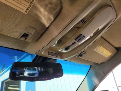 Used 2011 Chevrolet Equinox LT w/ Driver Convenience Package image 11