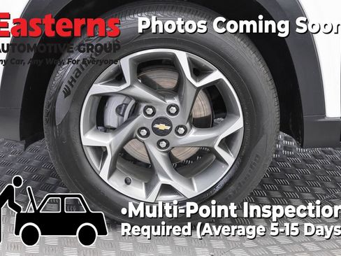 Used 2025 Chevrolet Trax LT FWD image 31