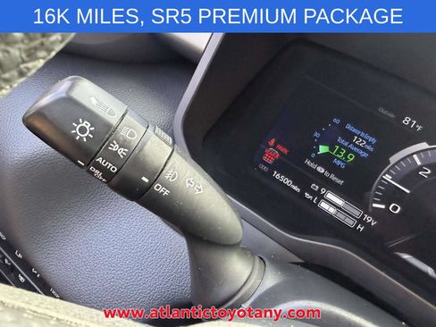 Used 2024 Toyota Sequoia SR5 w/ SR5 Premium Package AWD/4WD image 32