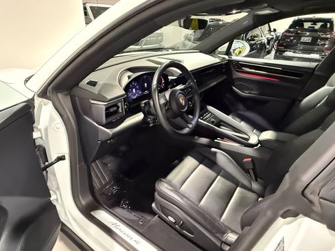 Used 2024 Porsche Macan 4 Electric AWD/4WD image 27