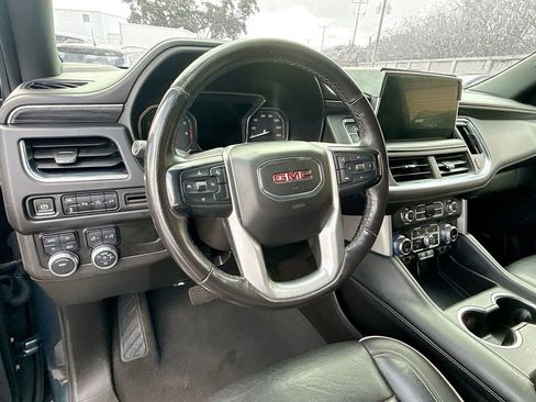 Used 2021 GMC Yukon XL SLT image 12