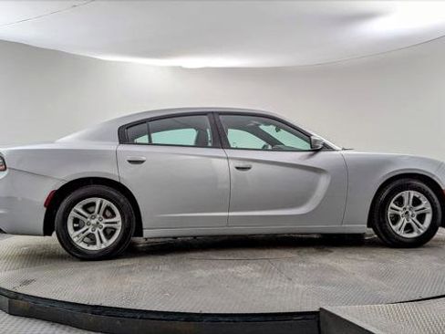 Used 2021 Dodge Charger SXT w/ Leather Interior Group RWD image 9