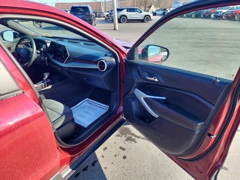 Used 2024 Chevrolet Trax RS w/ Driver Confidence Package image 27