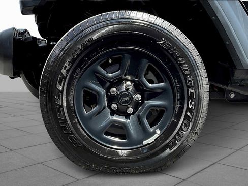 Used 2024 Jeep Gladiator Sport image 19