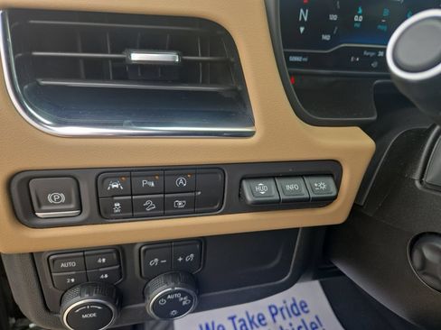 Used 2023 Chevrolet Tahoe Premier AWD/4WD image 42