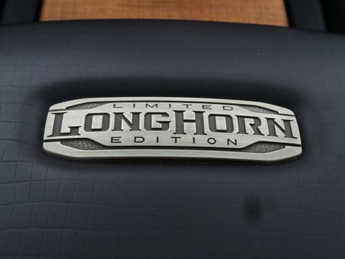 Used 2022 RAM 1500 Limited w/ Body Color Bumper Group image 10