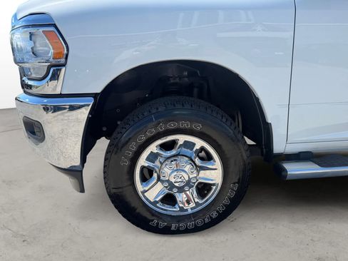 Used 2024 RAM 2500 Tradesman w/ Chrome Appearance Group AWD/4WD image 10