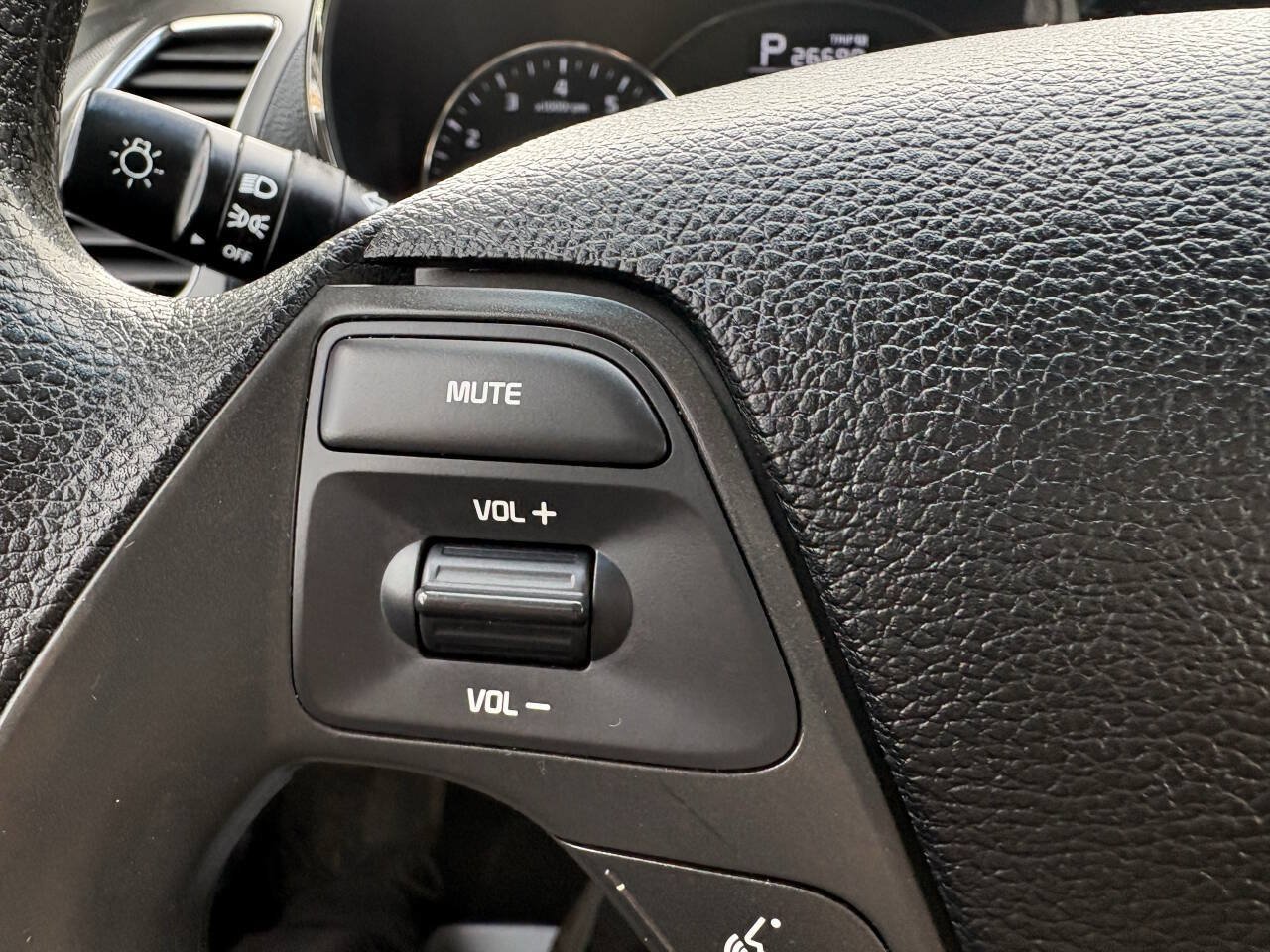 Used 2017 Kia Forte LX FWD image 28