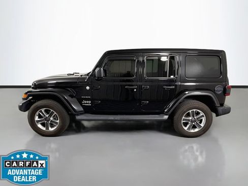 Used 2018 Jeep Wrangler Unlimited Sahara AWD/4WD image 4