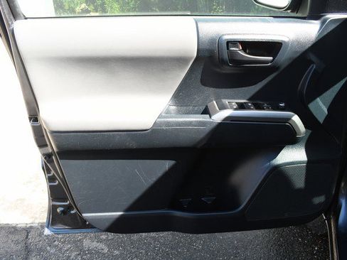 Used 2017 Toyota Tacoma SR5 w/ Tow Package image 13