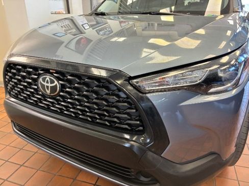 Used 2023 Toyota Corolla Cross LE FWD image 9