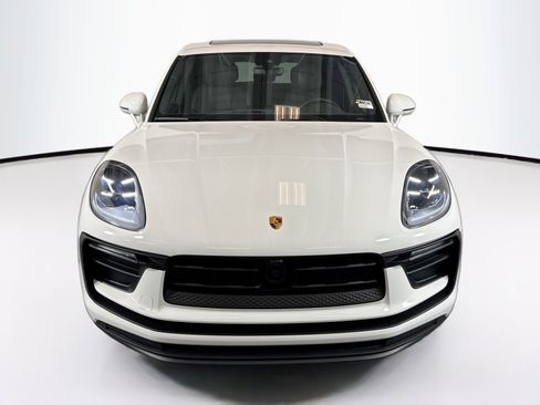 Used 2025 Porsche Macan image 6