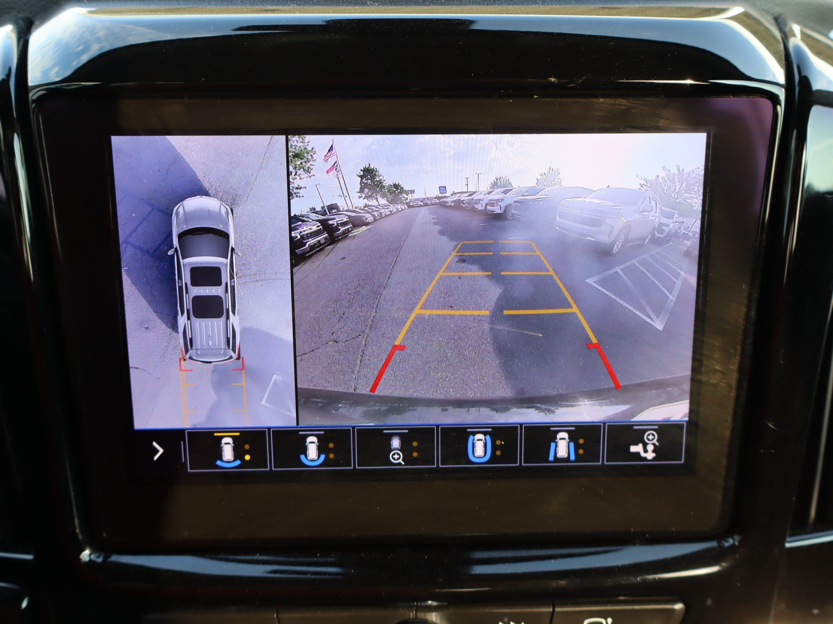 Used 2021 Chevrolet Traverse RS AWD/4WD image 27