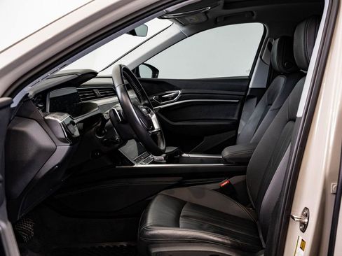 Used 2021 Audi e-tron Premium w/ Convenience Plus Package image 23