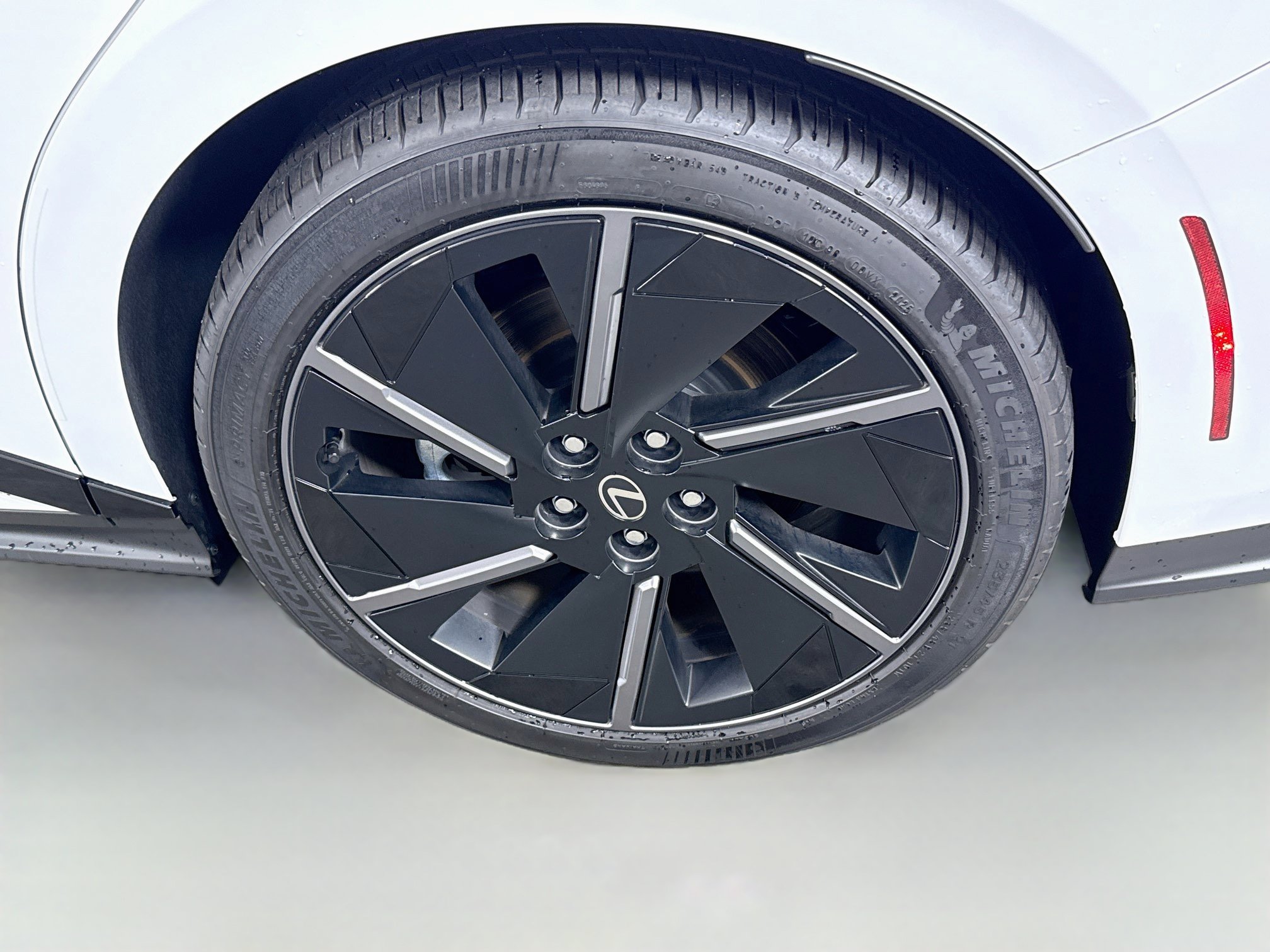 New 2026 Lexus ES 500e w/ Convenience Package AWD/4WD image 29