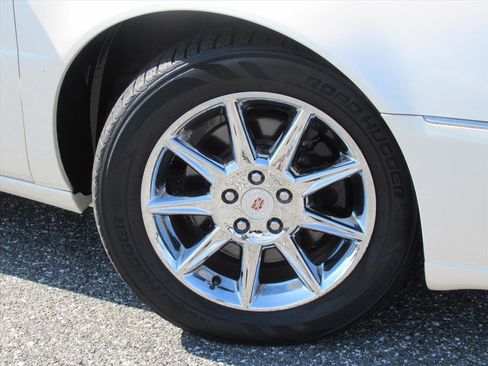 Used 2010 Cadillac DTS Luxury image 7