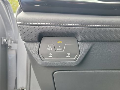 Used 2026 Volkswagen Atlas Cross Sport SE FWD image 21