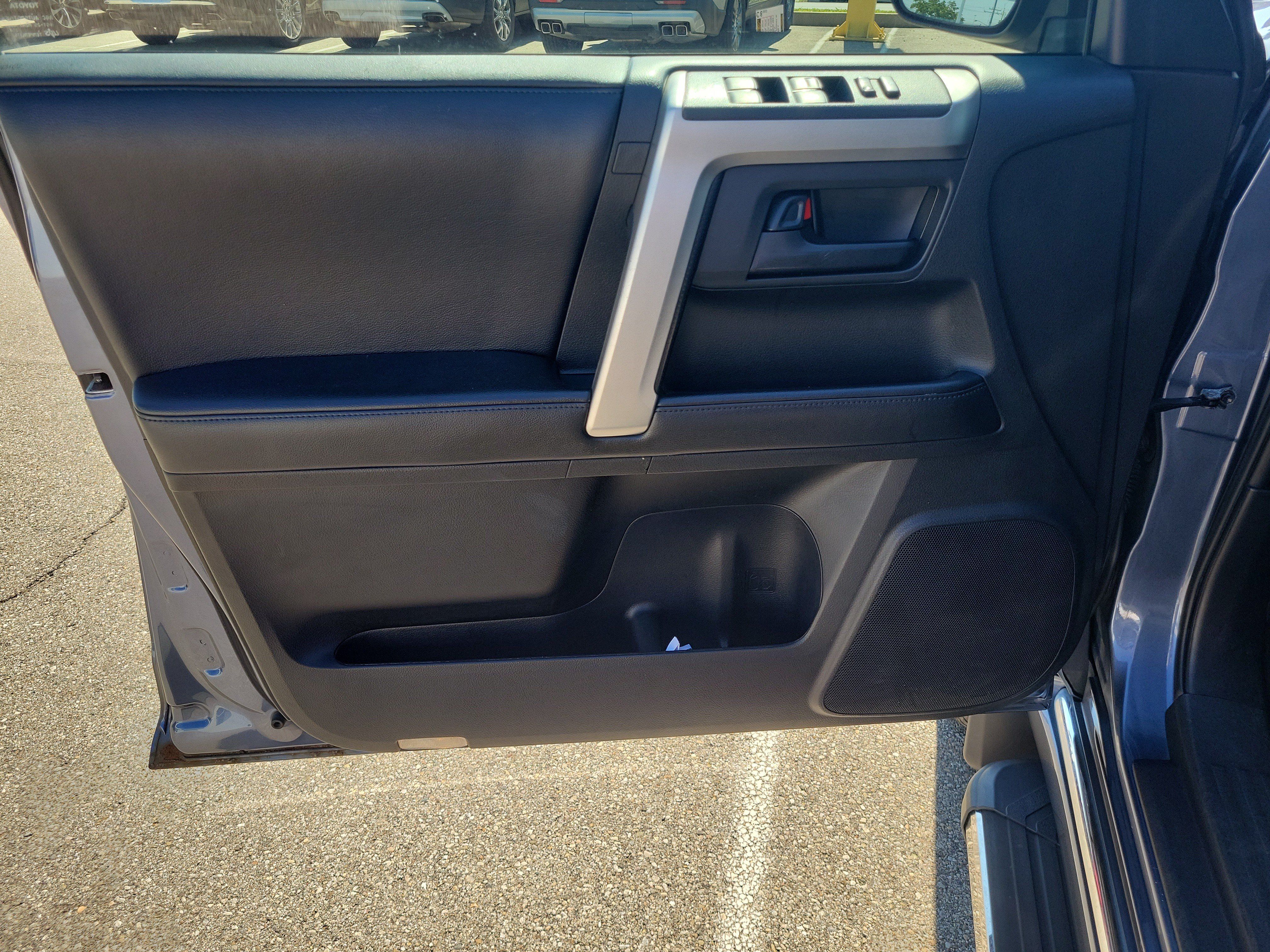 Used 2013 Toyota 4Runner Limited AWD/4WD image 18