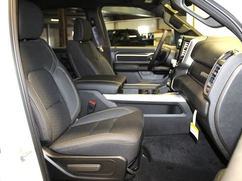 New 2026 RAM 1500 4x4 Crew Cab image 31