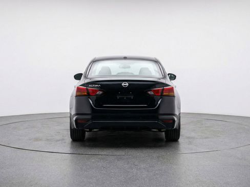 Used 2025 Nissan Altima 2.5 SV FWD image 7