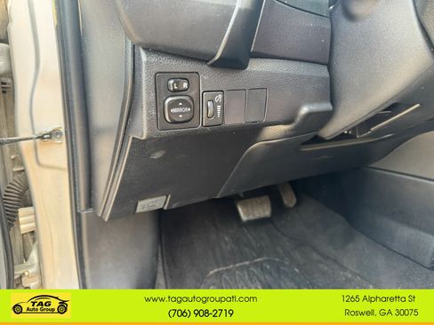 Used 2019 Toyota Corolla LE FWD image 12
