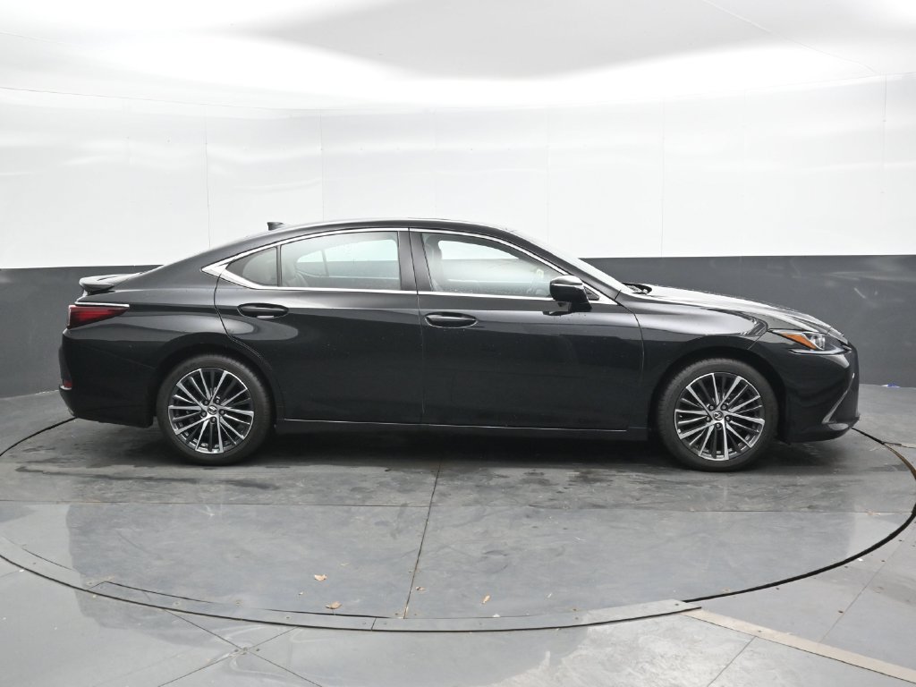 Used 2023 Lexus ES 350 w/ Premium Package FWD image 3