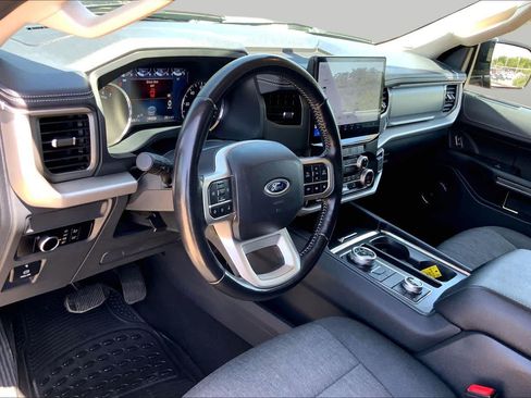 Used 2024 Ford Expedition XLT AWD/4WD image 17