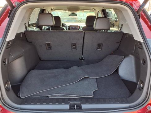 Used 2024 GMC Terrain SLT w/ Elevation Edition image 10