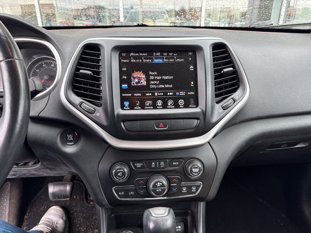 Used 2015 Jeep Cherokee Limited AWD/4WD image 7