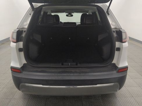 Used 2019 Jeep Cherokee Limited FWD image 29