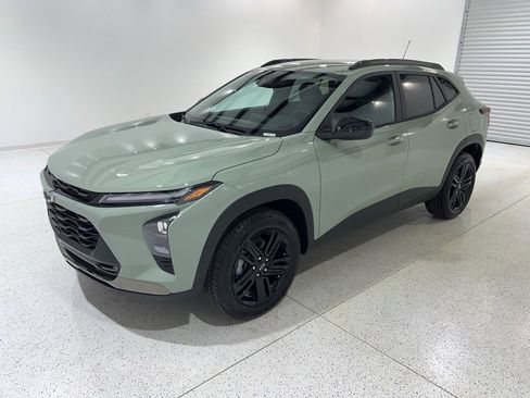 New 2026 Chevrolet Trax ACTIV w/ Driver Confidence Package image 1