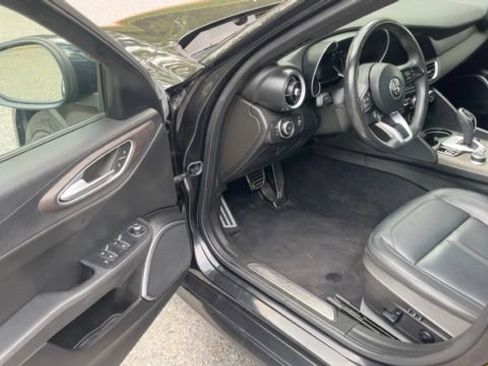Used 2022 Alfa Romeo Giulia Ti w/ Active Assist Plus Package AWD/4WD image 4