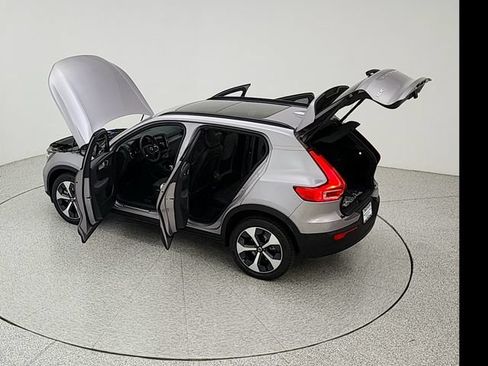 New 2026 Volvo XC40 B5 Plus w/ Climate Package AWD/4WD image 40
