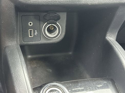 Used 2021 Nissan Kicks S image 27