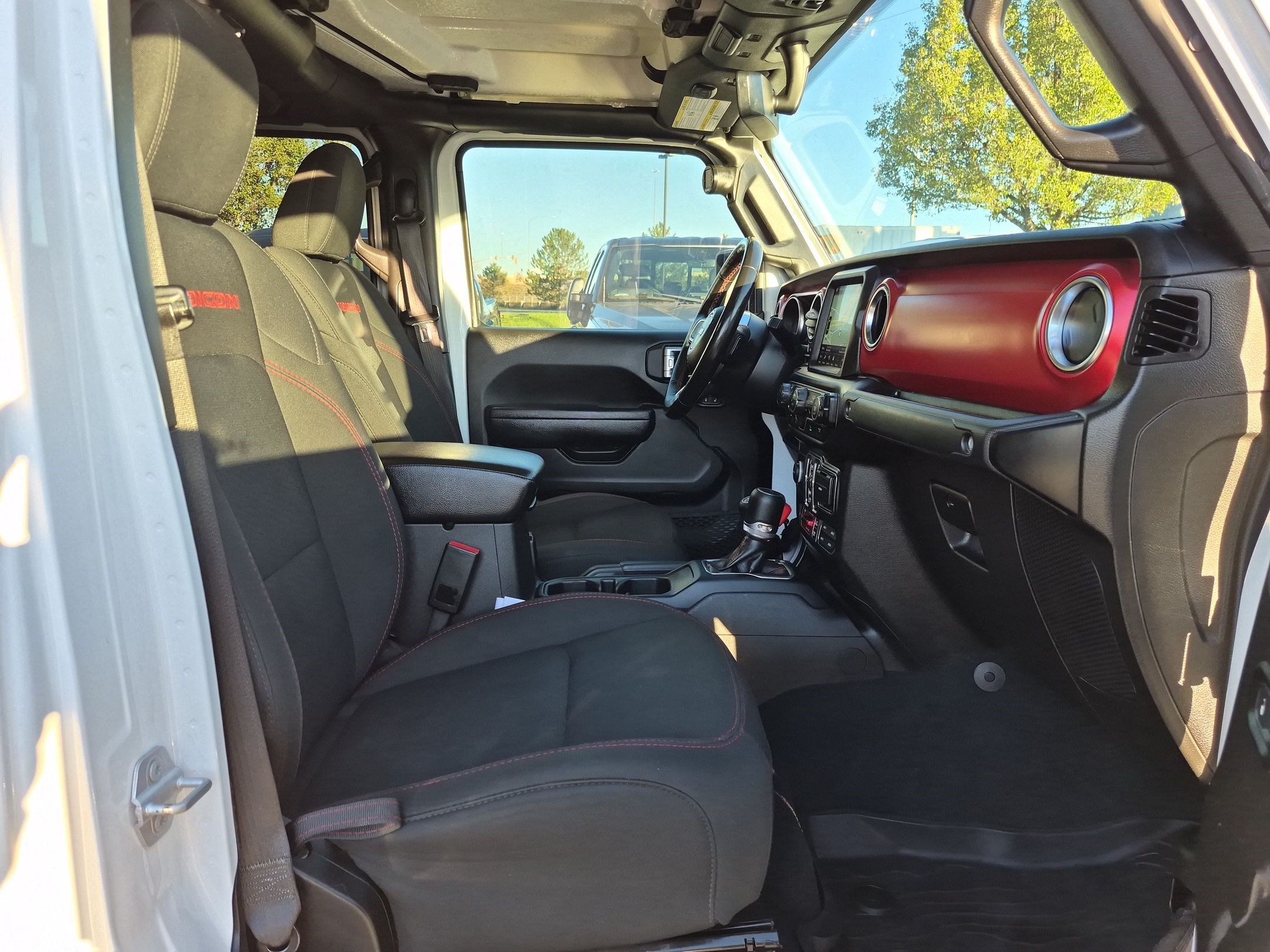 Used 2022 Jeep Gladiator Rubicon w/ LED Lighting Group AWD/4WD image 34