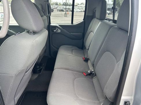 Used 2016 Nissan Frontier SV image 19