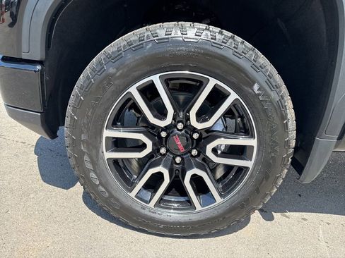 New 2026 GMC Sierra 1500 AT4 w/ AT4 Premium Package AWD/4WD image 35