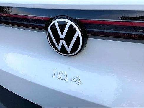 New 2026 Volkswagen ID.4 Pro image 15