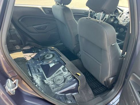 Used 2013 Ford Fiesta SE FWD image 9
