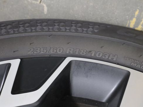 Used 2025 Kia Sportage EX FWD image 44